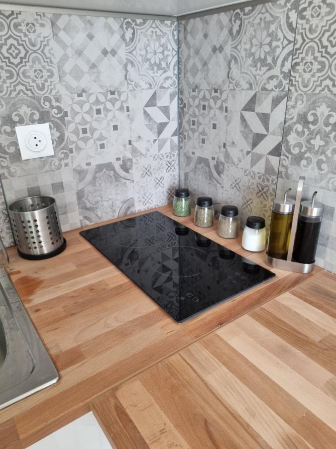 Studio Cabine Refait A Neuf A 3 Minutes A Pied De La Plage Apartment Le Grau-du-Roi Ngoại thất bức ảnh